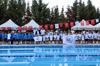 Mudanya’da Minik Kulaçlar Kurtuluş Coşkusuyla Yarıştı