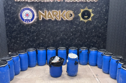 Araçta yapılan aramalarda 486 kilo 450 gram uyuşturucu yapımında kullanılan madde ele geçirildi