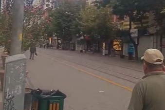 Giyim Mağazasının Çatısı Alevlere Teslim Oldu