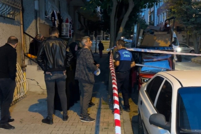 Binadaki Çatlaklar Panik Yarattı
