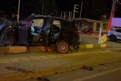 Kontrolden Çıkan Otomobil Karşı Şeride Uçtu: 1 Ağır Yaralı