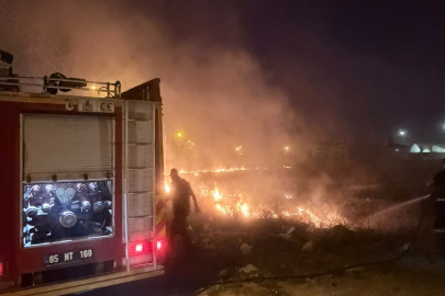 Van'da örtü üstü yangını korkuttu