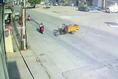 Çocuklarını okula götüren anneye ehliyetsiz sürücü çarptı: O anlar kamerada