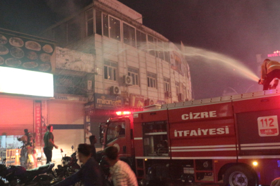 Kutlama Kalabalığının Arasında Yangın Mücadelesi