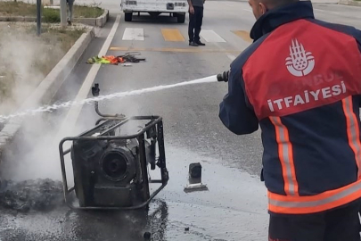 Kamyonet Kasasındaki Jeneratör Alevlere Teslim Oldu