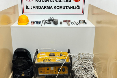 Kütahya’da izinsiz kazıya jandarma baskını: 2 gözaltı