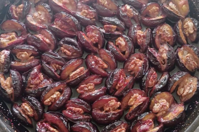 Dalında 4 liraya düşen ton eriği kışlık tatlıya dönüşüyor