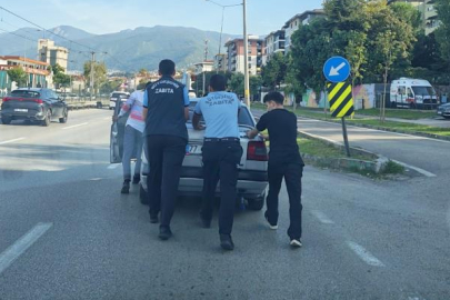 Bursa'da zabıta ekiplerinden örnek davranış