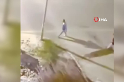 Kavga ettiği şahsa araçla çarpıp çukura uçtu: O anlar kamerada
