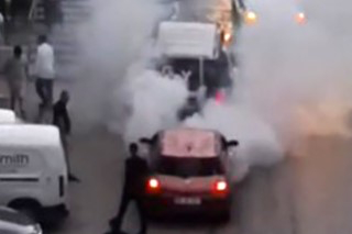 Trafikte Tehlike Yaratan Lastik Yakan Sürücüye Ceza Kesildi