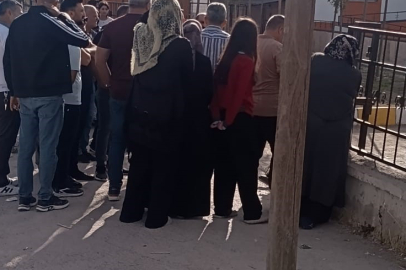Uzun namlulu silahla okula gelen öğrenci büyük korkuya neden oldu