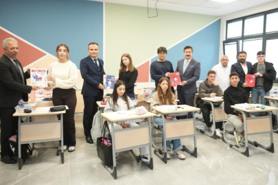 Yenişehir’de Gençlere Üniversite Yolunda 3 Bin Kitaplık Destek