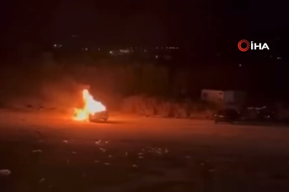 Bursa'da park halindeki otomobil alev topuna döndü