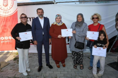 Gürsu’da kadınlar kulaç attı, sertifikalarını aldı