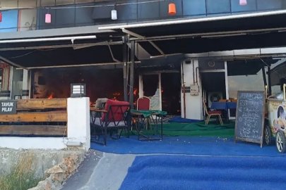 Kafede sabah saatlerinde çıkan yangın paniğe neden oldu