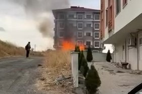 Tütsü ile pireleri kovmak isterken kümesi yaktı
