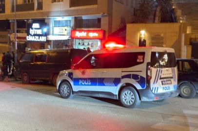 Kız Arkadaşına Sarılan Şahsı Bıçakladı