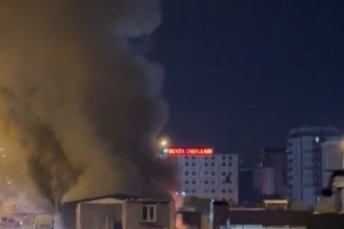 Kahramanmaraş'ta İş Yeri Alevlere Teslim Oldu