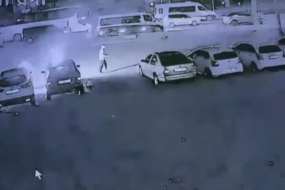 Elinde benzin bidonuyla gelip galerideki 6 aracı ateşe verdi