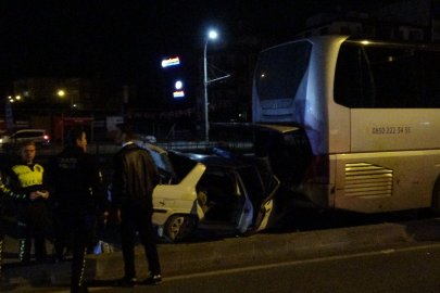 Malatya’da otomobil, yolcu otobüsüne çarptı; 1’i ağır 3 yaralı