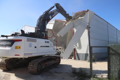 Nilüfer'de kaçak fabrika yıkıldı