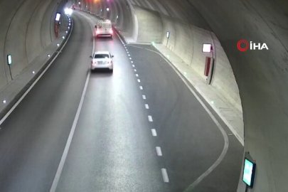 Cinayet gibi kaza kamerada...Karşı şeride geçen otomobil motosiklete böyle çarptı: 1 ölü, 1 ağır yaralı