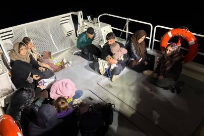 Kucaklarında çocuklarıyla yola çıkan düzensiz göçmenler yakalandı