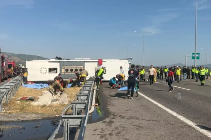 Katliam gibi kaza:11 ölü 27 yaralı