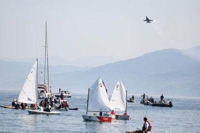 SOLOTÜRK gösterisini fotoğraflamak için birbirleriyle yarıştılar