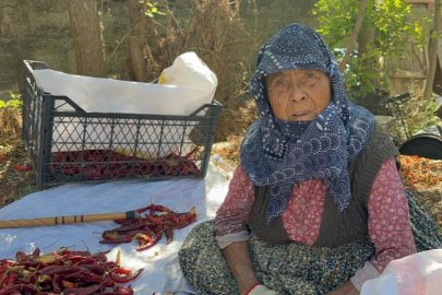 90 yaşındaki annenin evlat sevgisi acı biberi tatlı kıldı