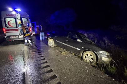 Otomobil orta refüje çarptı: Sürücü ölümden döndü