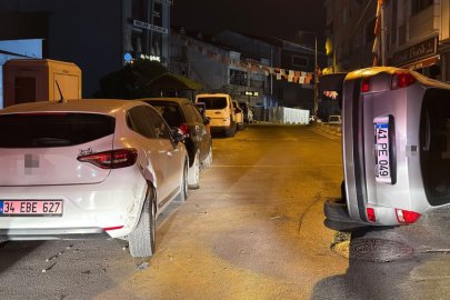 Arnavutköy'de otomobilin araca çarpıp yan yattığı anlar kamerada