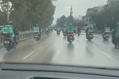 Bursa'da yüzlerce motokurye, vefat eden arkadaşları için konvoy yaptı