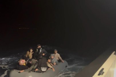 Çanakkale Gökçeada Açıklarında 14 Kaçak Göçmen Kurtarıldı