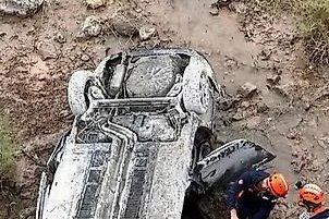 Siirt'te can pazarı! Otomobil ters döndü
