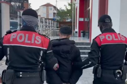 İzmir'de Polis Ekipleri Tarafından 4 Firari Şüpheli Ele Geçirildi