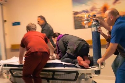 Bursa'da nefes kesen anlar...Sedye üzerinde hayata döndürme çabası