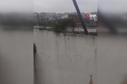 Dev istinat duvarı yerle bir oldu: O anlar kamerada
