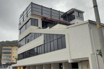 Restoranın yemek asansörü 4. kattan zemine düştü: Garson hayatını kaybetti