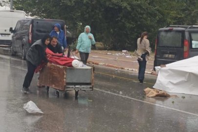 Şiddetli rüzgar semt pazarını vurdu