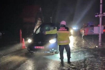 Uludağ'da kar kalınlığı 20 santimetreye ulaştı: Jandarma denetime geçti