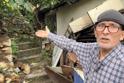 Yağmurdan dolayı toprak kaydı, taşlar devrildi