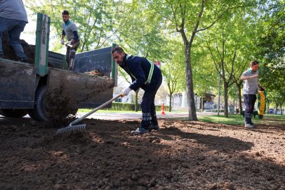 Büyükşehir’den park ve bahçelere düzenli bakım