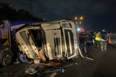 Kullandığı tırın altında kalan sürücü hayatını kaybetti, 2 yaralı