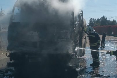 Boş yakıt tankeri alevlere teslim oldu