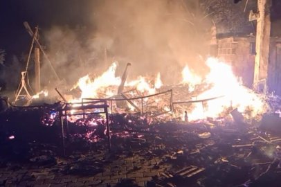 Bungalov yangını korkuttu, alevler ormana sıçramadan söndürüldü