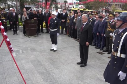 Cumhuriyetin 103. yılında Atatürk Anıtı'na çelenkler sunuldu