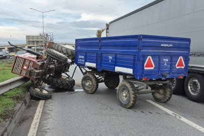 Kontrolünden Çıkan Traktör Yan Yattı