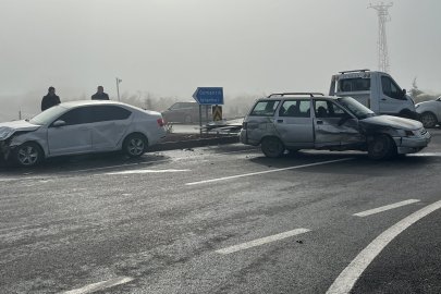 Çorum'da kavşakta kaza: 3 yaralı