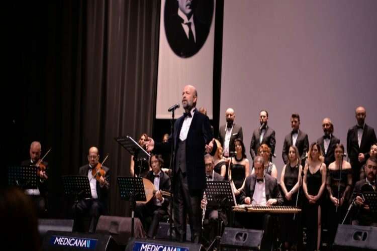Sağlıkçılardan oluşan Türk Sanat Müziği korosu tam not aldı